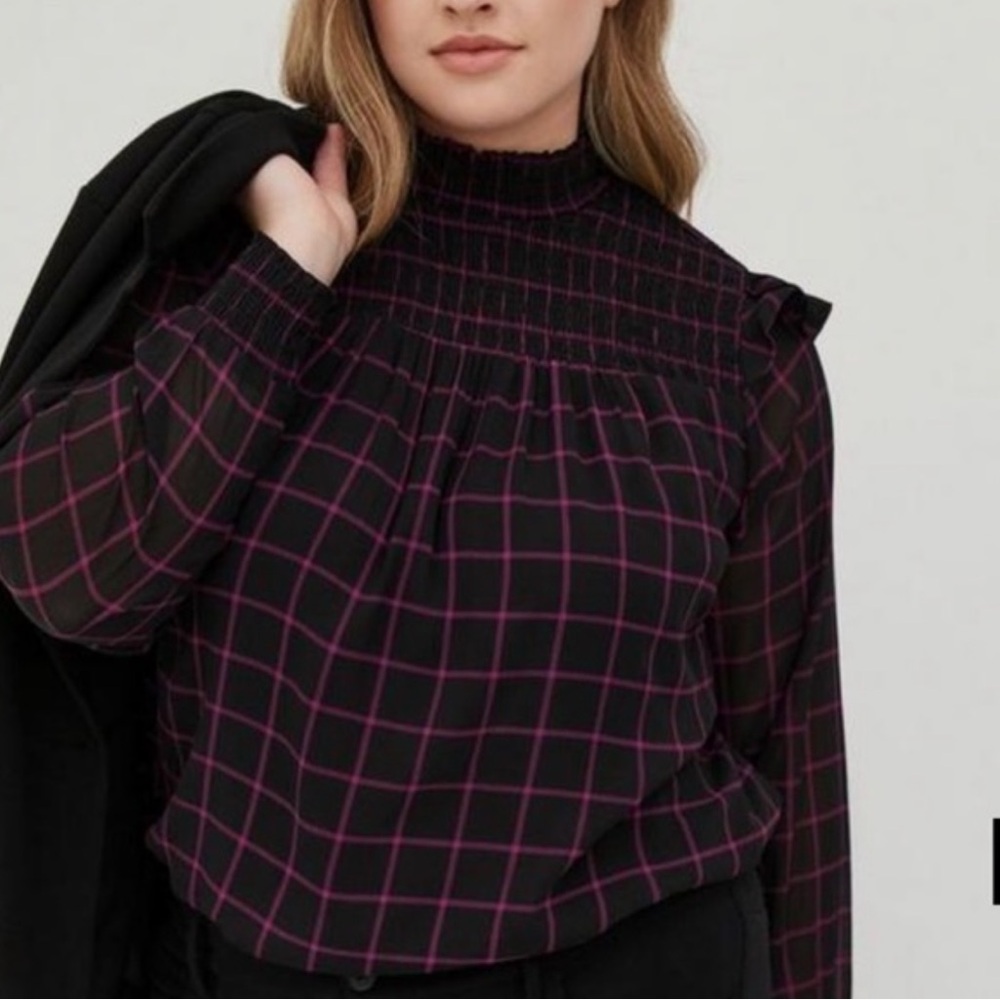 NWT Torrid black plaid crinkle chiffon smocked blouse